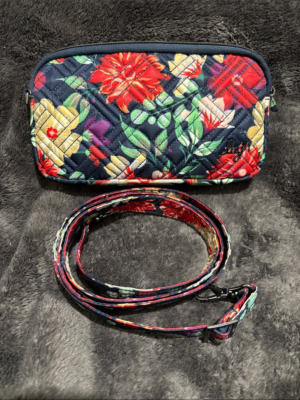 lug coupe XL Quilted Floral Crossbody Bag - Navy Multicolor